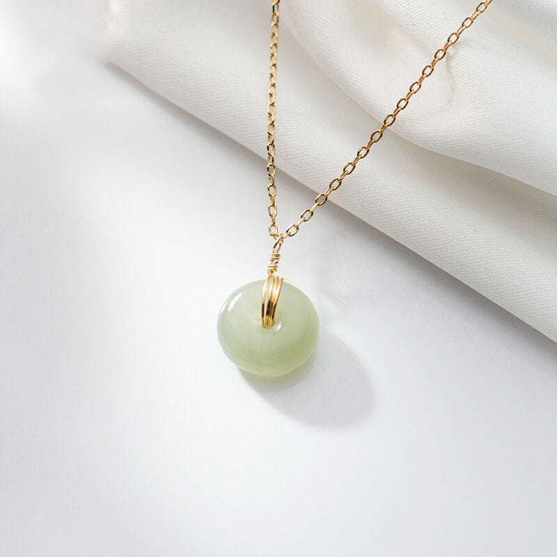 Round hot sale jade necklace